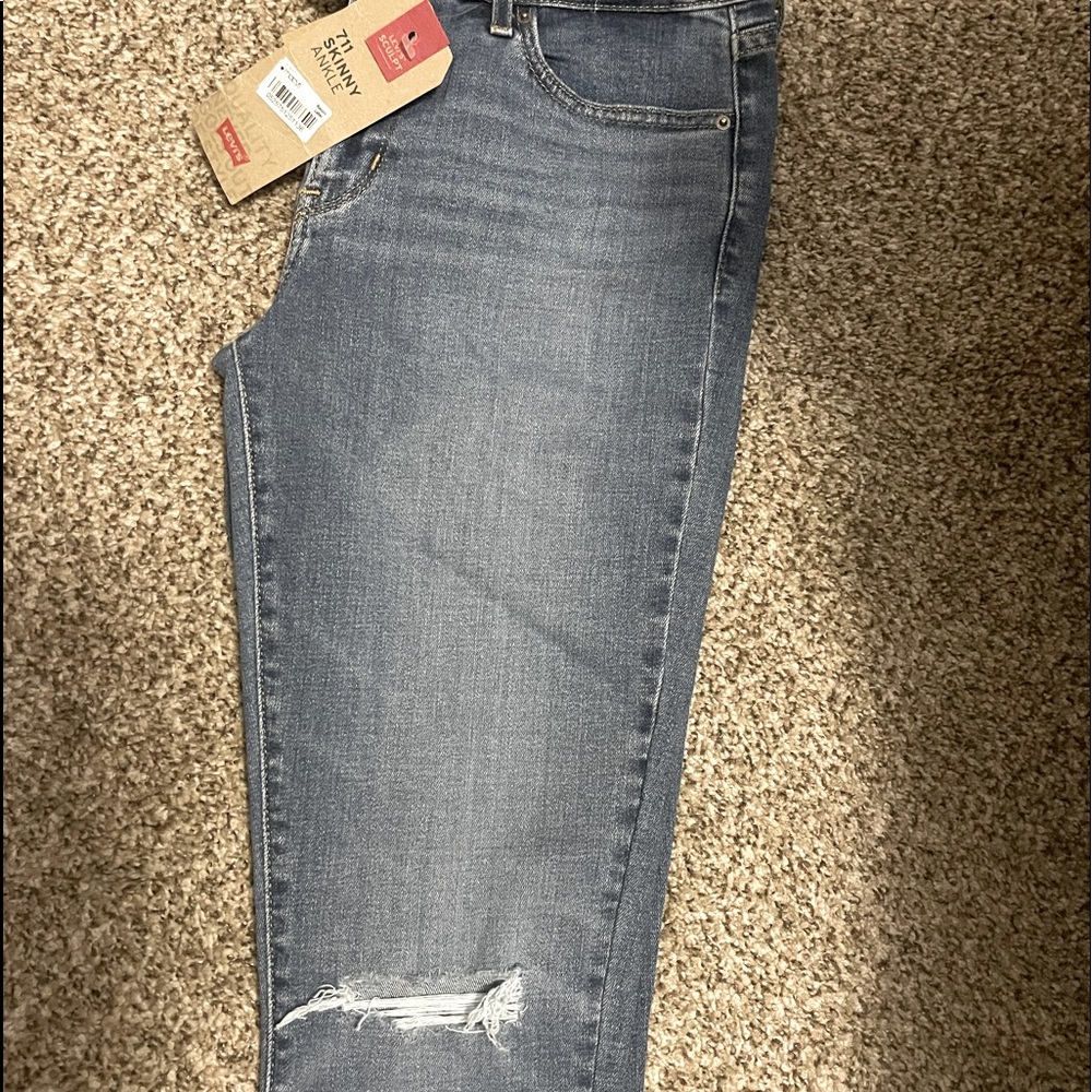Levi’s sculpt skinny ankle jeans